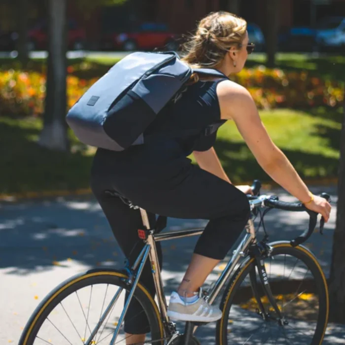 Targus Urban Essential™ Backpack 15.6 นิ้ว Grey กระเป๋าเป้สำหรับโน๊ตบุ๊ก สีเทา